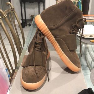 Yeezy Boost 750